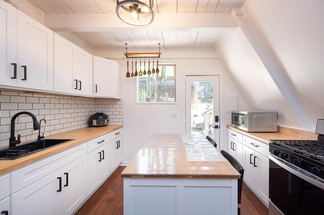 6141 Sweeney Rd, Somerset, CA 95684
