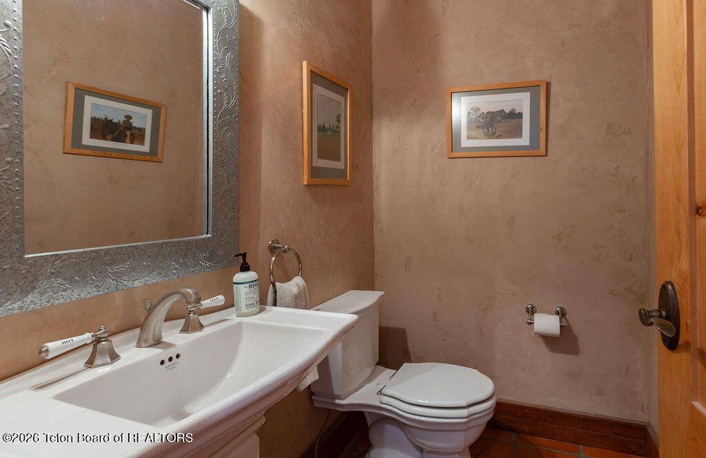 1935 LARSEN Lane, Alta, WY 83414 photo 12