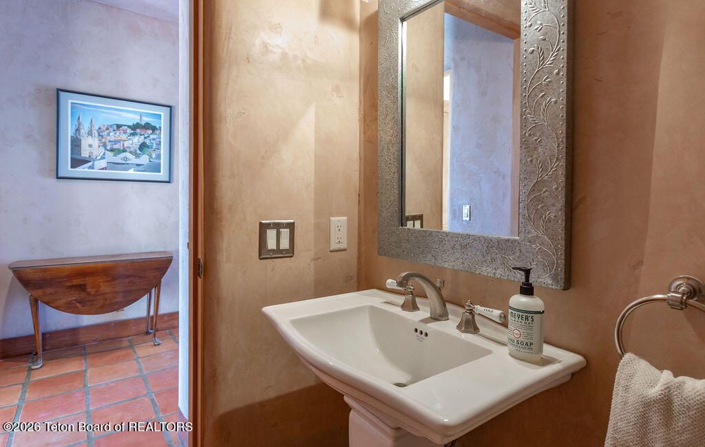 1935 LARSEN Lane, Alta, WY 83414 photo 13