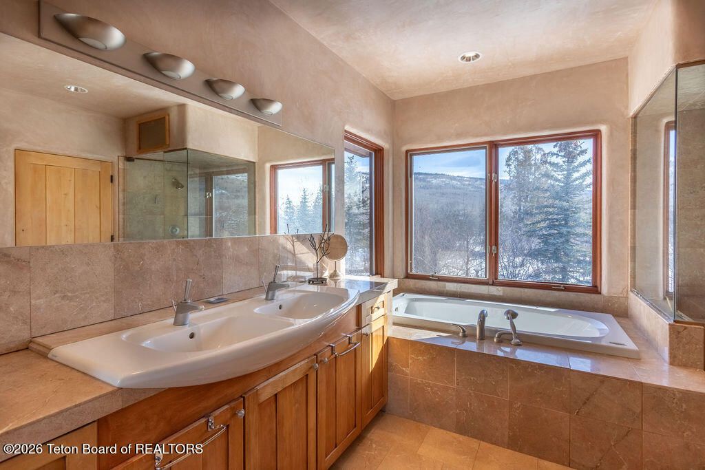 1935 LARSEN Lane, Alta, WY 83414 photo 17