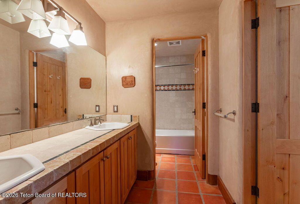 1935 LARSEN Lane, Alta, WY 83414 photo 21