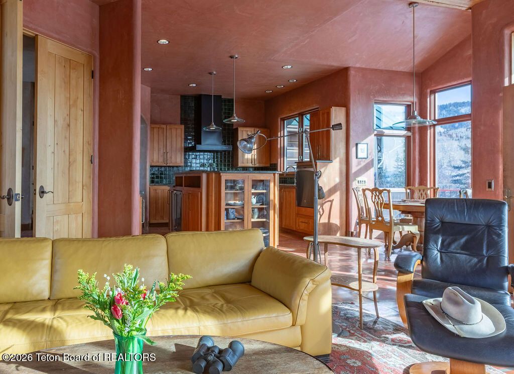 1935 LARSEN Lane, Alta, WY 83414 photo 6