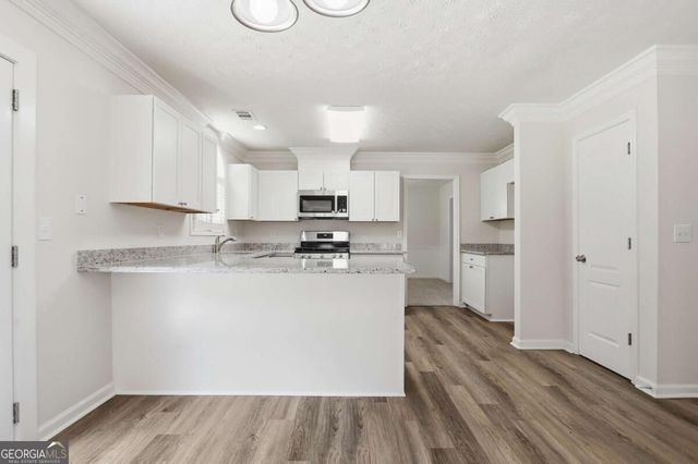 3205 Summit Place Drive, Loganville, GA 30052