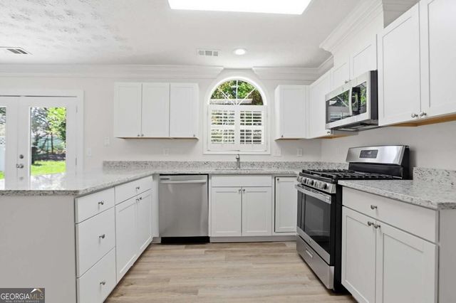 3205 Summit Place Drive, Loganville, GA 30052