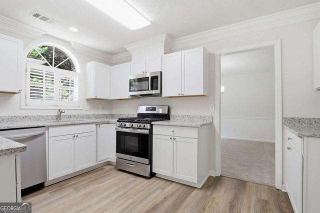 3205 Summit Place Drive, Loganville, GA 30052