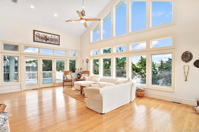 605 Dune Road, Westhampton, NY 11977