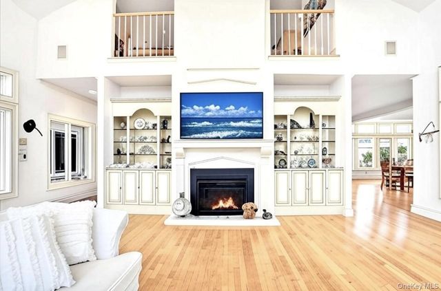 605 Dune Road, Westhampton, NY 11977