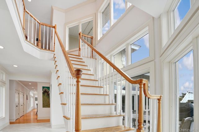 605 Dune Road, Westhampton, NY 11977