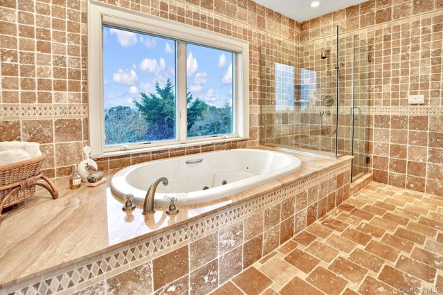 605 Dune Road, Westhampton, NY 11977