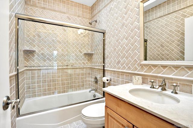 605 Dune Road, Westhampton, NY 11977