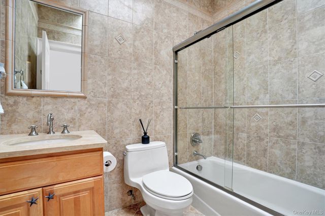 605 Dune Road, Westhampton, NY 11977