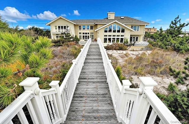 605 Dune Road, Westhampton, NY 11977