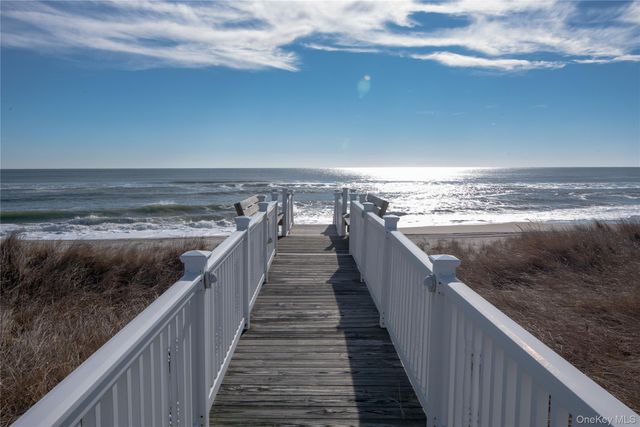 605 Dune Road, Westhampton, NY 11977