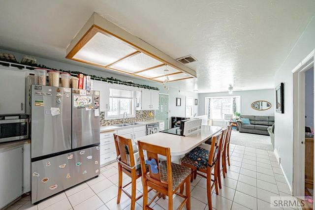 1384 N 1200 E, Shelley, ID 83274