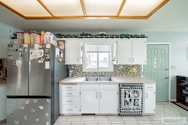 1384 N 1200 E, Shelley, ID 83274