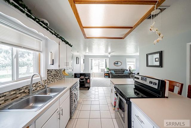 1384 N 1200 E, Shelley, ID 83274