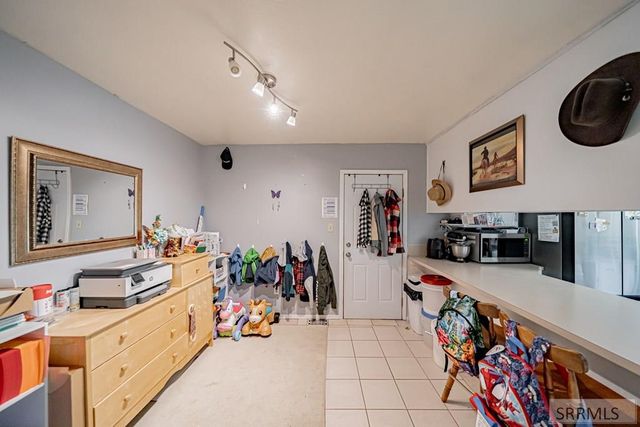 1384 N 1200 E, Shelley, ID 83274