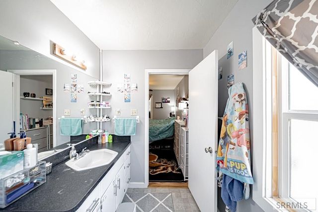 1384 N 1200 E, Shelley, ID 83274