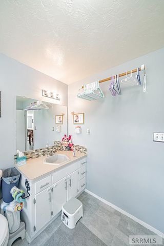 1384 N 1200 E, Shelley, ID 83274