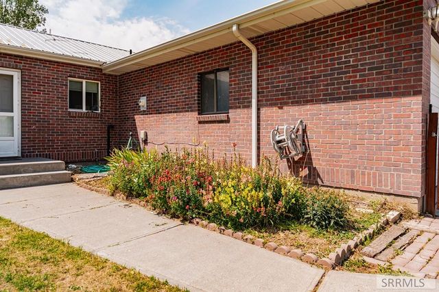 1384 N 1200 E, Shelley, ID 83274