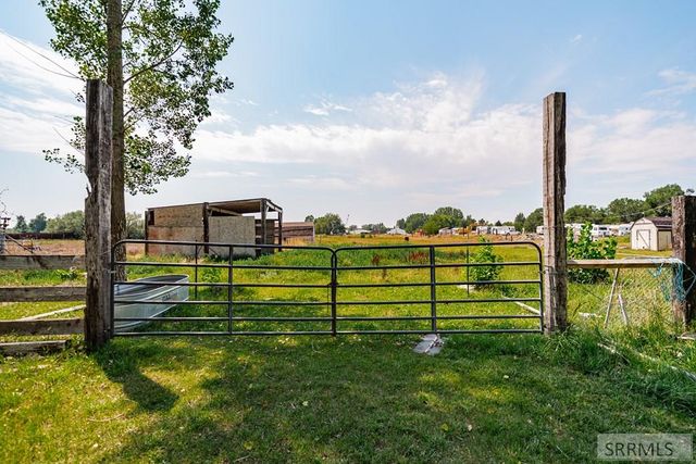 1384 N 1200 E, Shelley, ID 83274