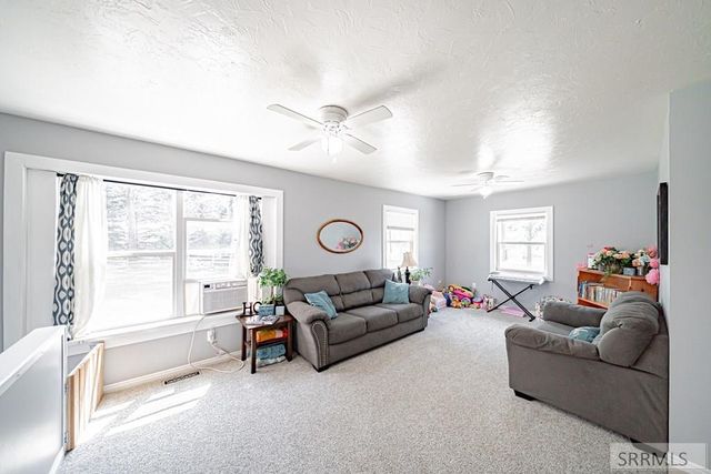 1384 N 1200 E, Shelley, ID 83274