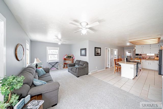 1384 N 1200 E, Shelley, ID 83274