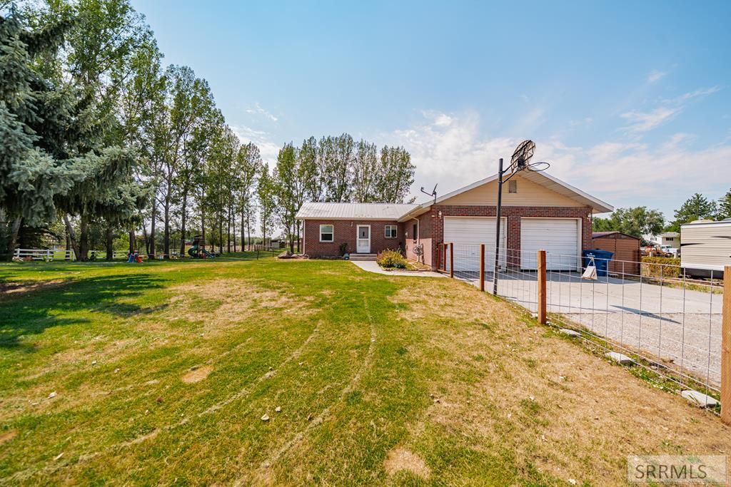 1384 N 1200 E, Shelley, ID 83274