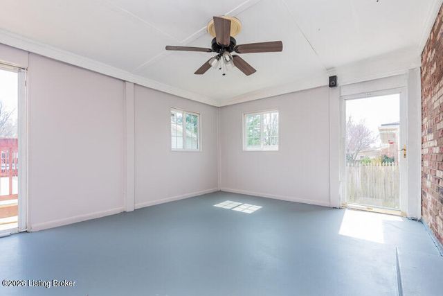 6701 Santom Ln, Louisville, KY 40291