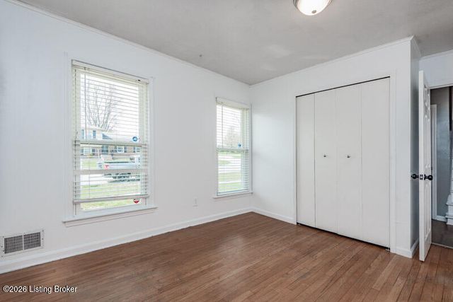 6701 Santom Ln, Louisville, KY 40291