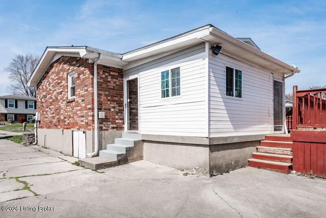 6701 Santom Ln, Louisville, KY 40291