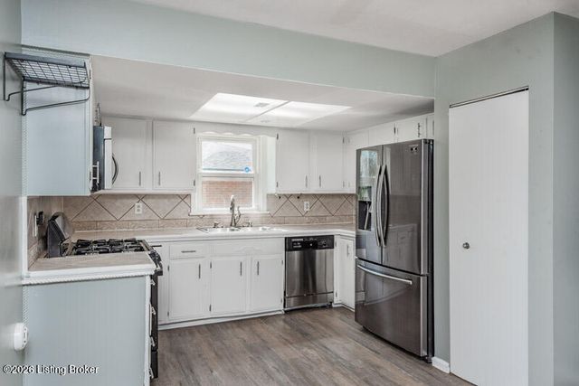 6701 Santom Ln, Louisville, KY 40291