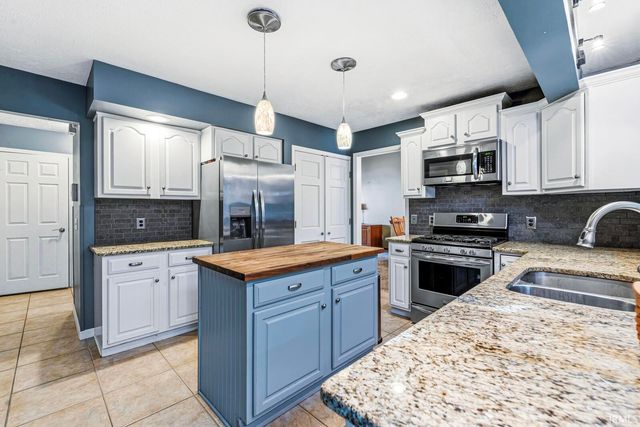 18840 Cedar Mill Court, South Bend, IN 46637