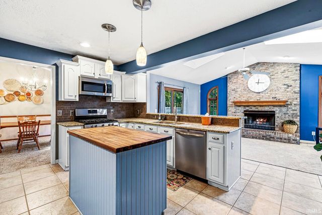 18840 Cedar Mill Court, South Bend, IN 46637