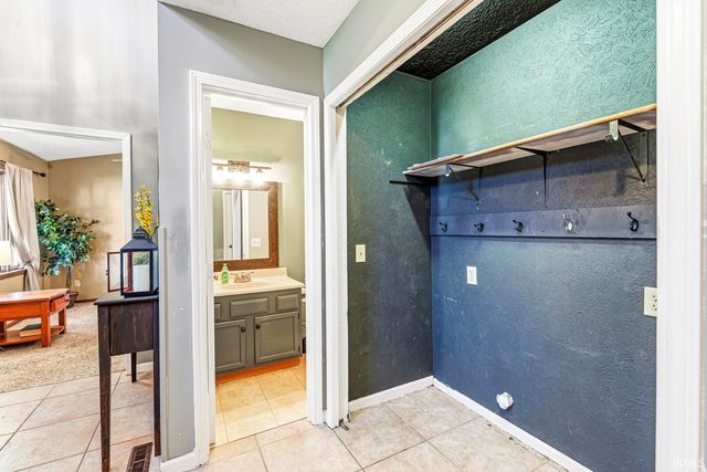 18840 Cedar Mill Court, South Bend, IN 46637
