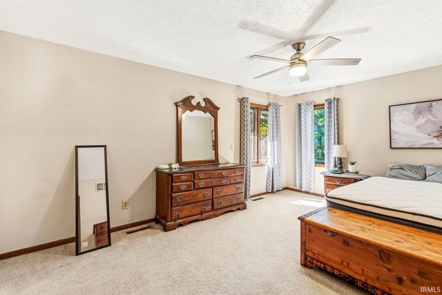 18840 Cedar Mill Court, South Bend, IN 46637