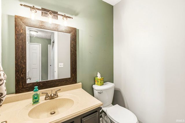 18840 Cedar Mill Court, South Bend, IN 46637