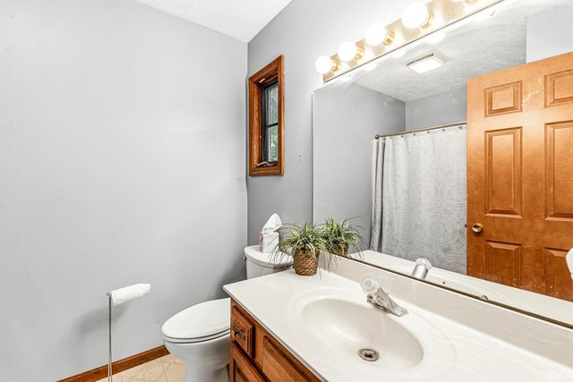 18840 Cedar Mill Court, South Bend, IN 46637