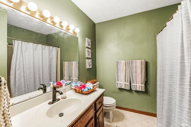 18840 Cedar Mill Court, South Bend, IN 46637