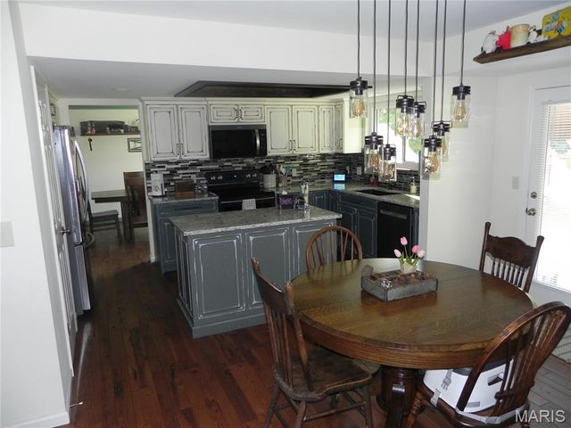 4 Tinsmith Court, St Charles, MO 63366