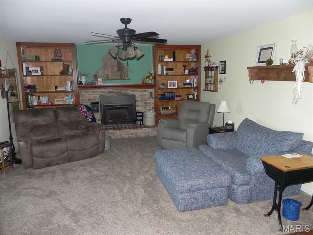 4 Tinsmith Court, St Charles, MO 63366
