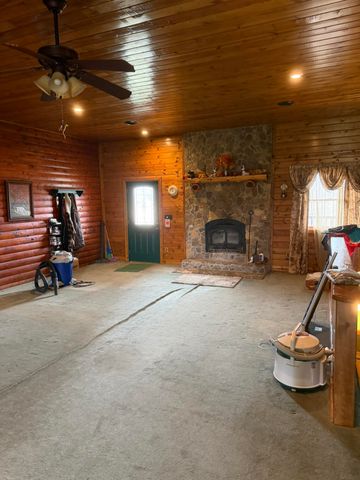 7348 State Hwy H, Dora, MO 65637