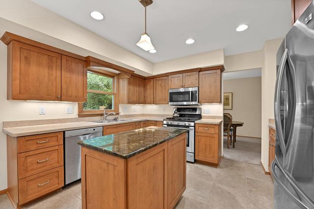 2120 Elm Tree ROAD, Elm Grove, WI 53122