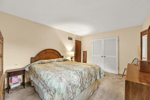 2120 Elm Tree ROAD, Elm Grove, WI 53122