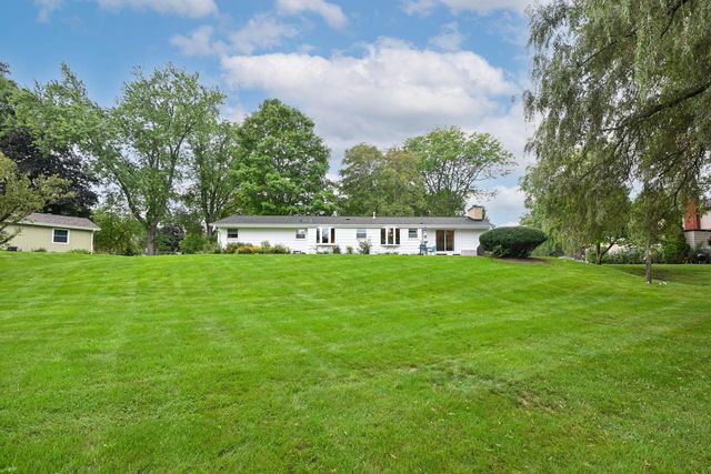 2120 Elm Tree ROAD, Elm Grove, WI 53122
