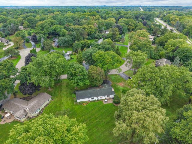 2120 Elm Tree ROAD, Elm Grove, WI 53122