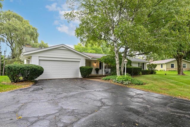 2120 Elm Tree ROAD, Elm Grove, WI 53122