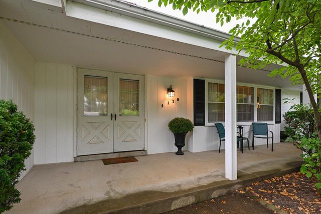 2120 Elm Tree ROAD, Elm Grove, WI 53122