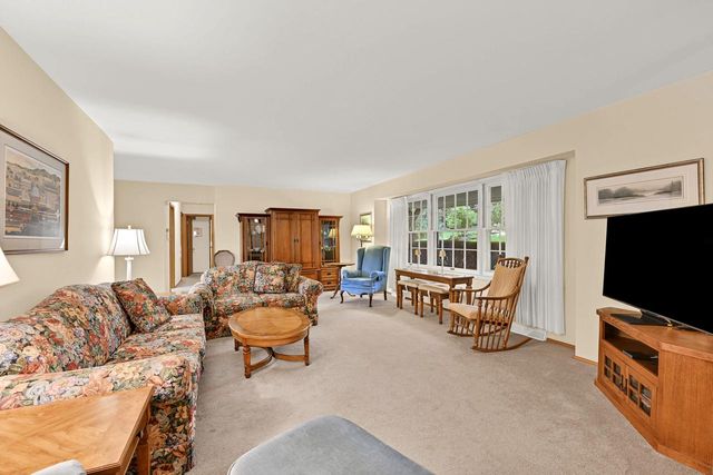 2120 Elm Tree ROAD, Elm Grove, WI 53122