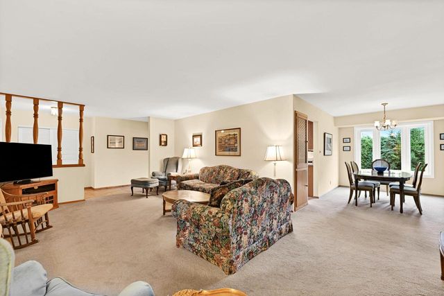 2120 Elm Tree ROAD, Elm Grove, WI 53122